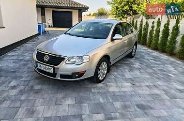 Седан Volkswagen Passat 2010 в Рівному