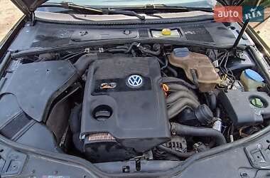 Седан Volkswagen Passat 2001 в 