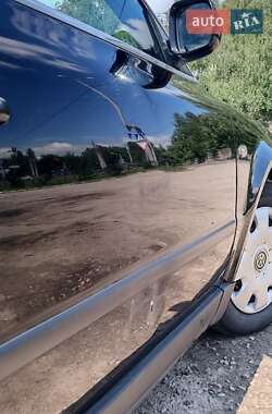 Седан Volkswagen Passat 2001 в 