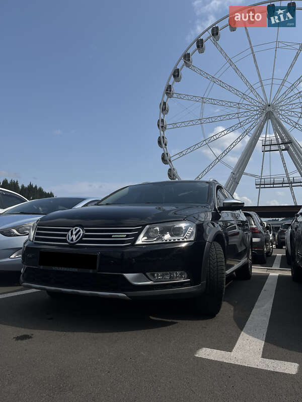 Універсал Volkswagen Passat 2012 в Львові