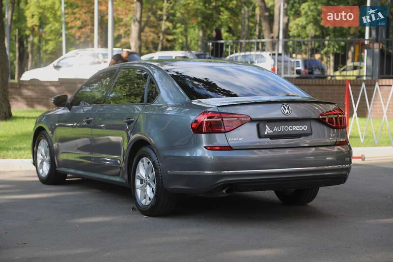 Седан Volkswagen Passat 2018 в Харькове