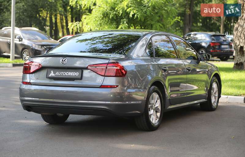 Седан Volkswagen Passat 2018 в Харькове