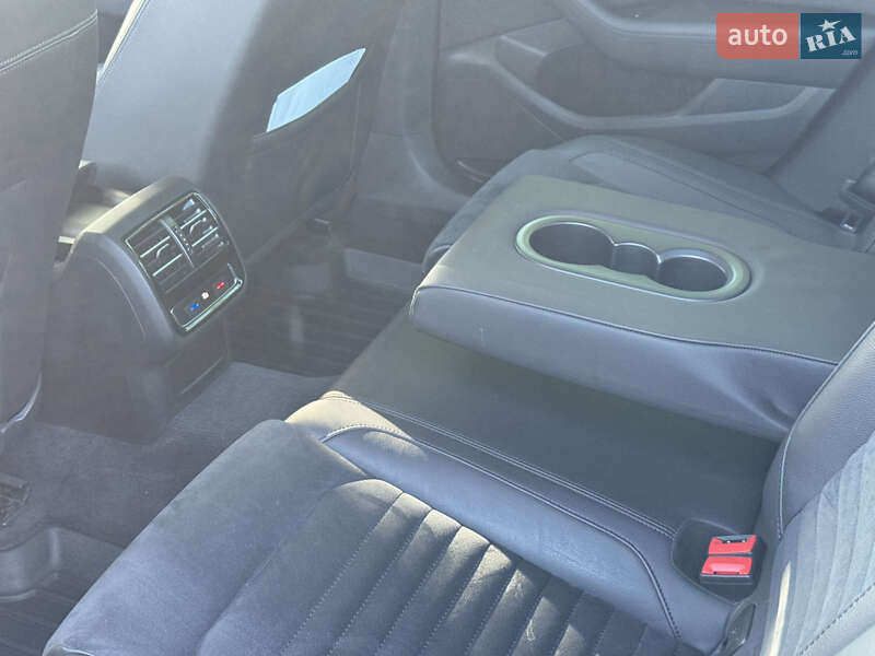 Седан Volkswagen Passat 2016 в Стрию