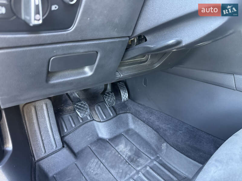 Седан Volkswagen Passat 2016 в Стрию