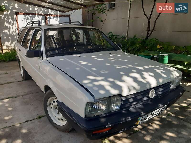 Универсал Volkswagen Passat 1987 в Виноградове