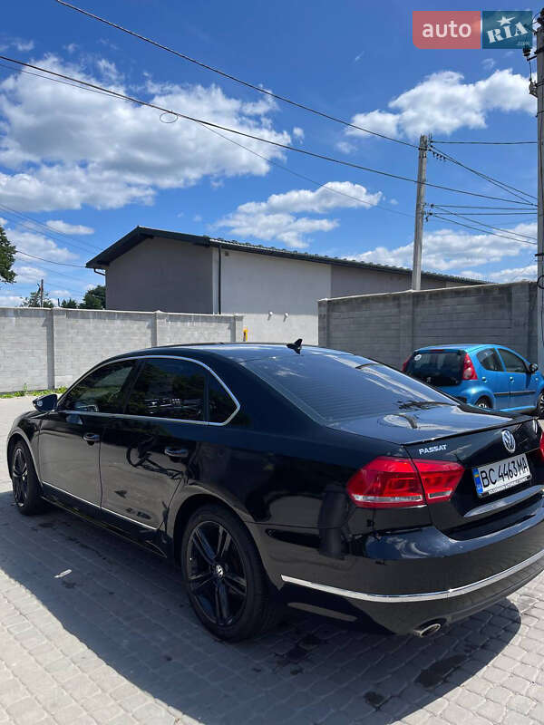 Седан Volkswagen Passat 2012 в Львове