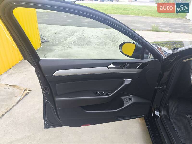 Універсал Volkswagen Passat 2018 в Вінниці