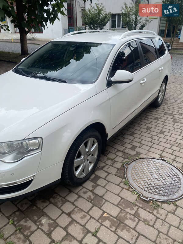 Універсал Volkswagen Passat 2010 в Ужгороді