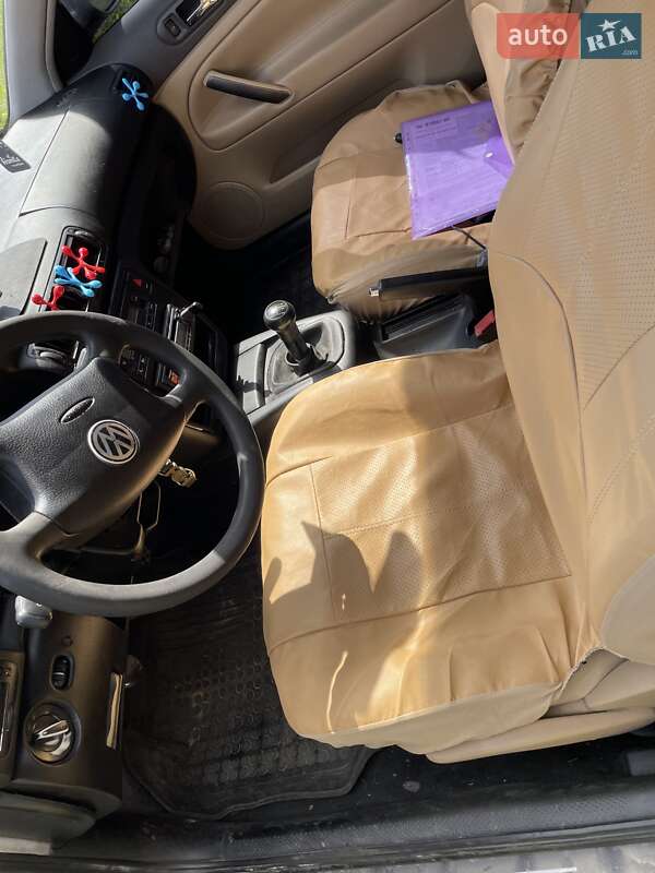 Седан Volkswagen Passat 1999 в Олевске