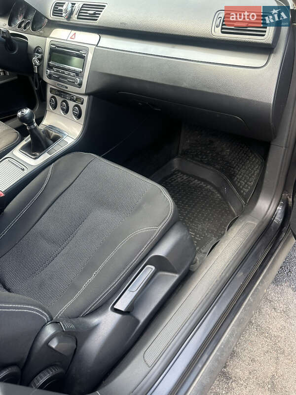 Универсал Volkswagen Passat 2005 в Киеве фото 23 Универсал Volkswagen Passat 2005 в Киеве