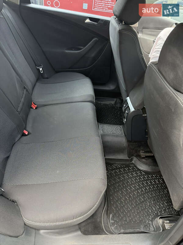Универсал Volkswagen Passat 2005 в Киеве фото 29 Универсал Volkswagen Passat 2005 в Киеве