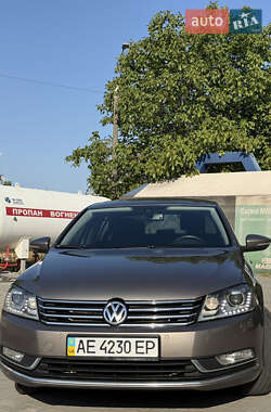 Седан Volkswagen Passat 2011 в Дніпрі