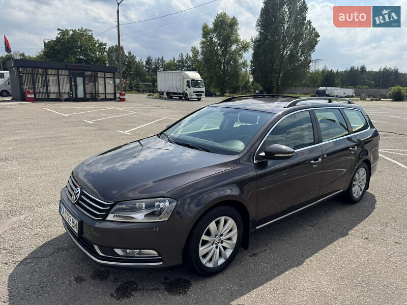 Універсал Volkswagen Passat 2011 в Києві