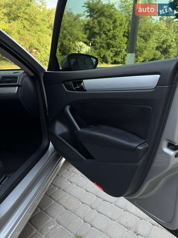 Седан Volkswagen Passat 2011 в Запорожье