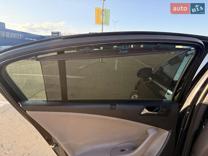 Седан Volkswagen Passat 2008 в Києві