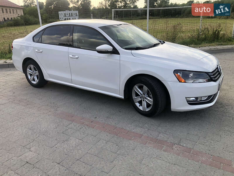 Седан Volkswagen Passat 2012 в Львове