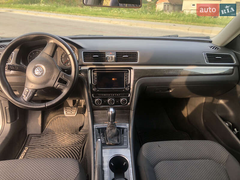 Седан Volkswagen Passat 2012 в Львове