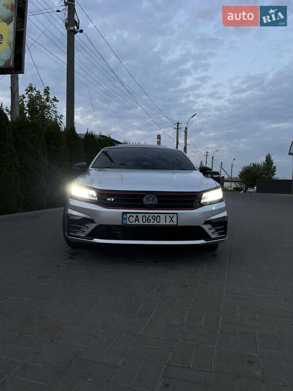 Седан Volkswagen Passat 2018 в Черкасах
