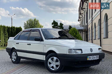 Седан Volkswagen Passat 1991 в Дунаївцях