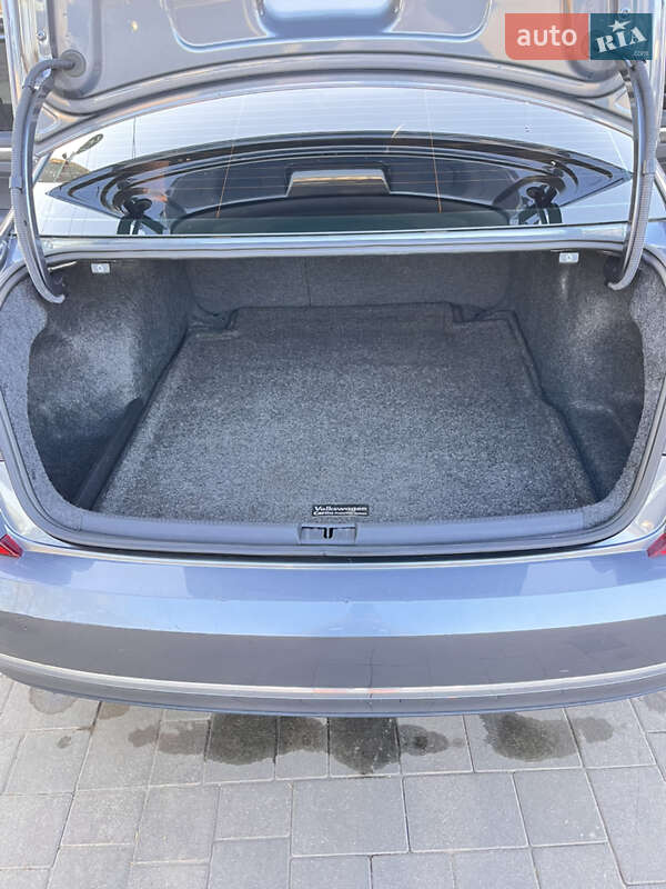 Седан Volkswagen Passat 2018 в Кривому Розі