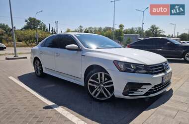 Седан Volkswagen Passat 2016 в Дніпрі