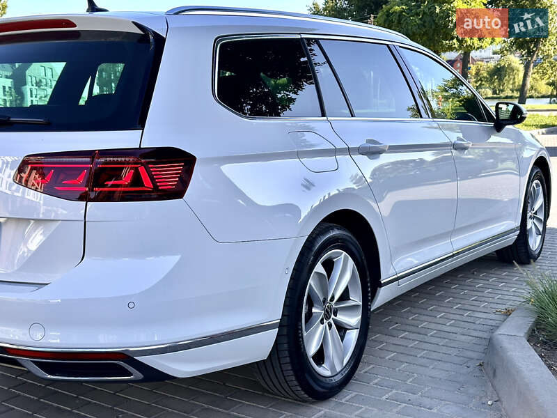 Универсал Volkswagen Passat 2021 в Умани фото 26 Универсал Volkswagen Passat 2021 в Умани