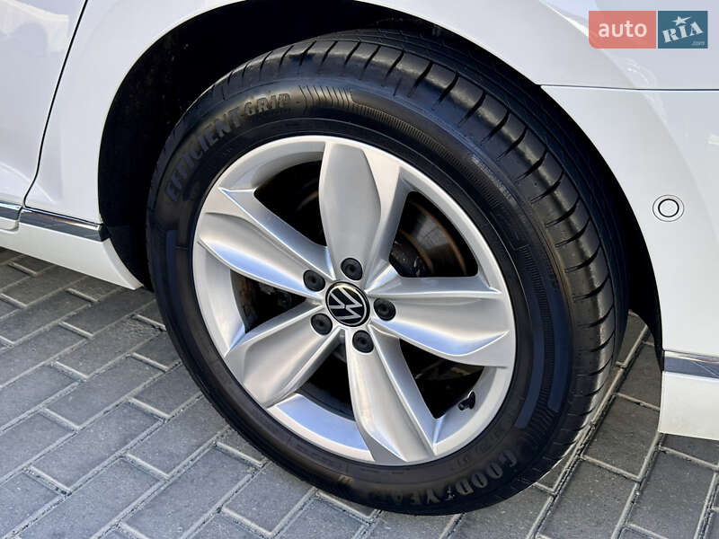 Универсал Volkswagen Passat 2021 в Умани фото 52 Универсал Volkswagen Passat 2021 в Умани