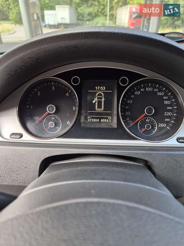 Универсал Volkswagen Passat 2012 в Львове