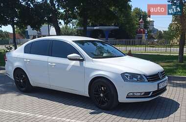 Седан Volkswagen Passat 2013 в Коломые