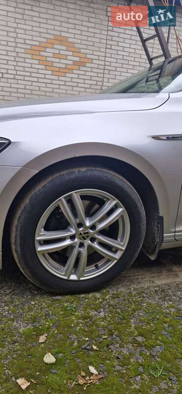 Универсал Volkswagen Passat 2015 в Луцке