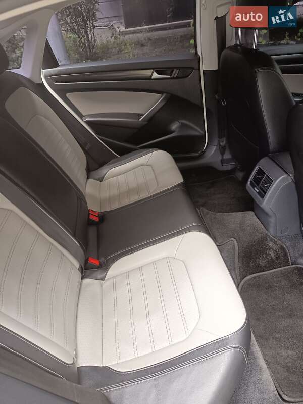 Седан Volkswagen Passat 2015 в Киеве