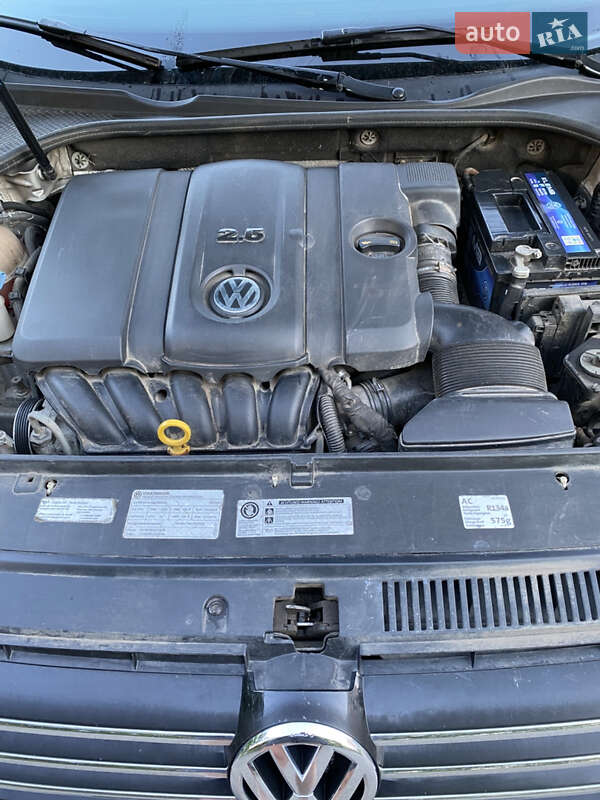 Седан Volkswagen Passat 2013 в Киеве