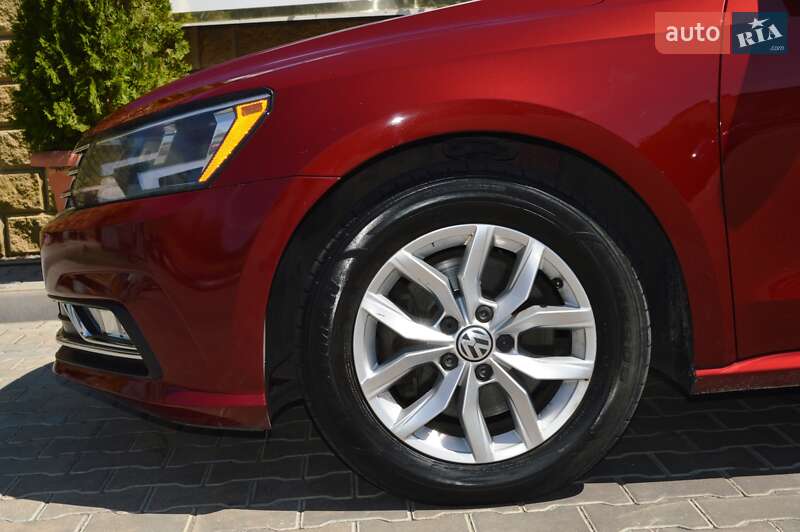 Седан Volkswagen Passat 2018 в Одессе