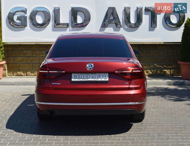 Седан Volkswagen Passat 2018 в Одессе