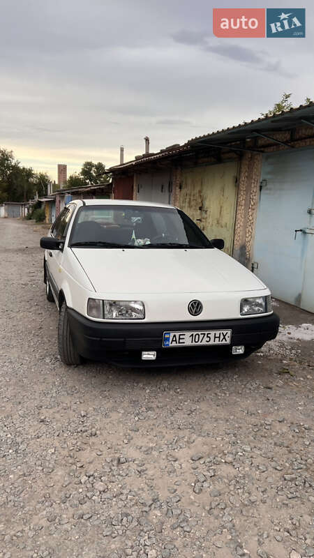 Седан Volkswagen Passat 1989 в Кривому Розі
