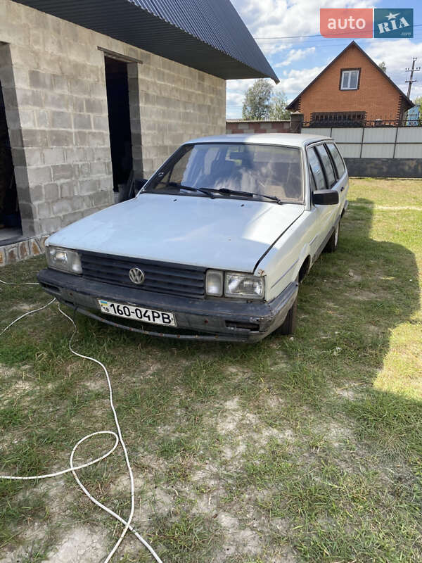 Универсал Volkswagen Passat 1986 в Сарнах