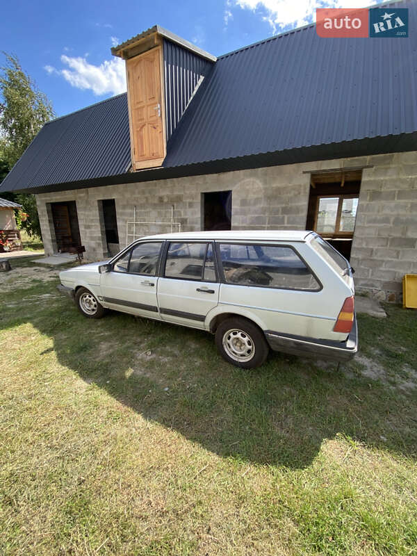 Универсал Volkswagen Passat 1986 в Сарнах