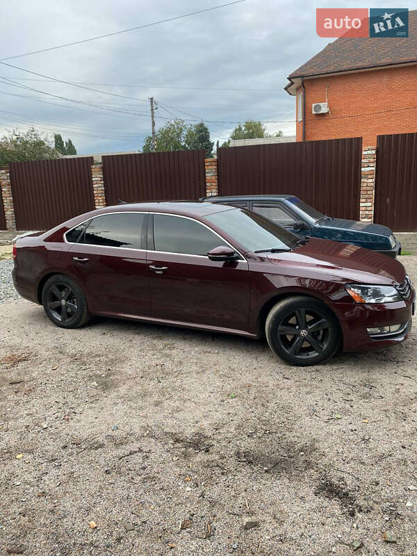Седан Volkswagen Passat 2011 в Днепре