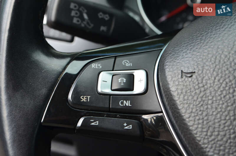 Седан Volkswagen Passat 2018 в Киеве фото 27 Седан Volkswagen Passat 2018 в Киеве