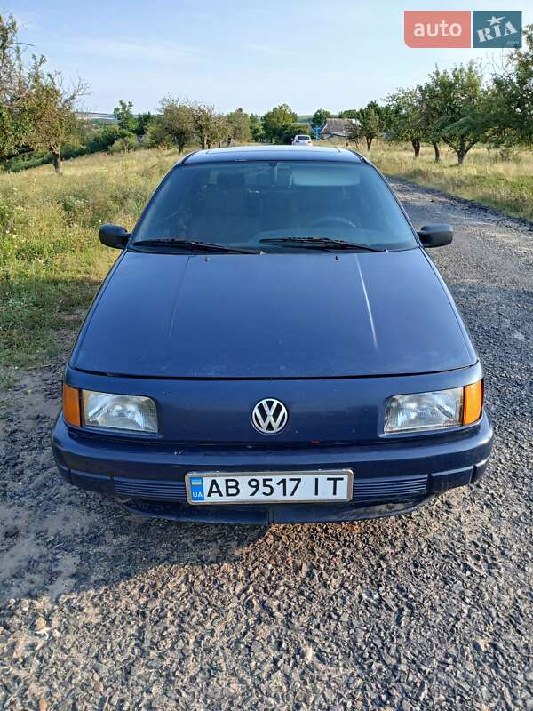Седан Volkswagen Passat 1993 в Вінниці
