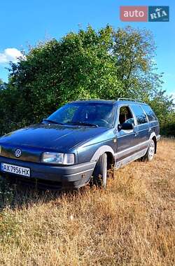 Универсал Volkswagen Passat 1993 в Богодухове