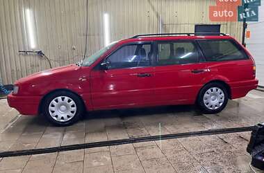 Универсал Volkswagen Passat 1993 в Киеве