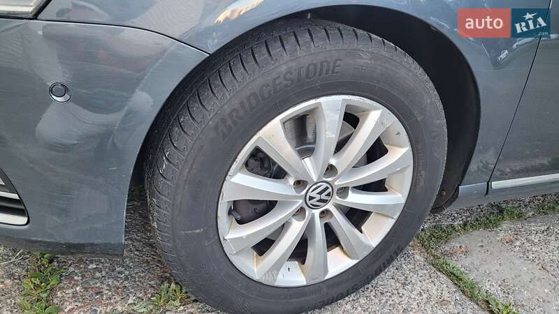 Универсал Volkswagen Passat 2011 в Киеве