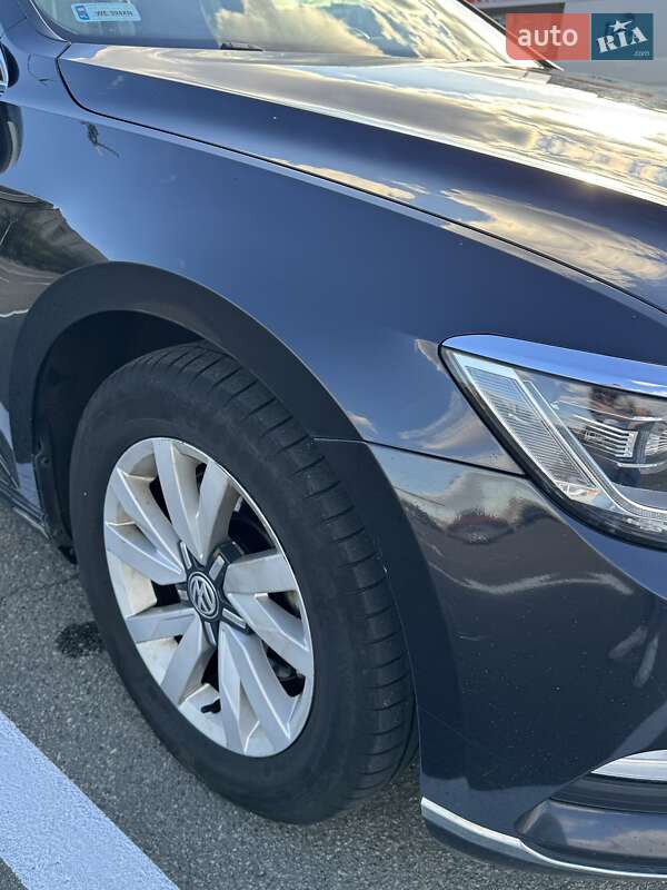 Універсал Volkswagen Passat 2015 в Києві