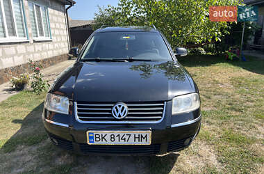 Универсал Volkswagen Passat 2004 в Вараше