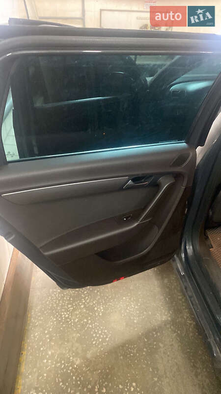 Универсал Volkswagen Passat 2011 в Киеве