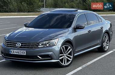 Седан Volkswagen Passat 2016 в Киеве