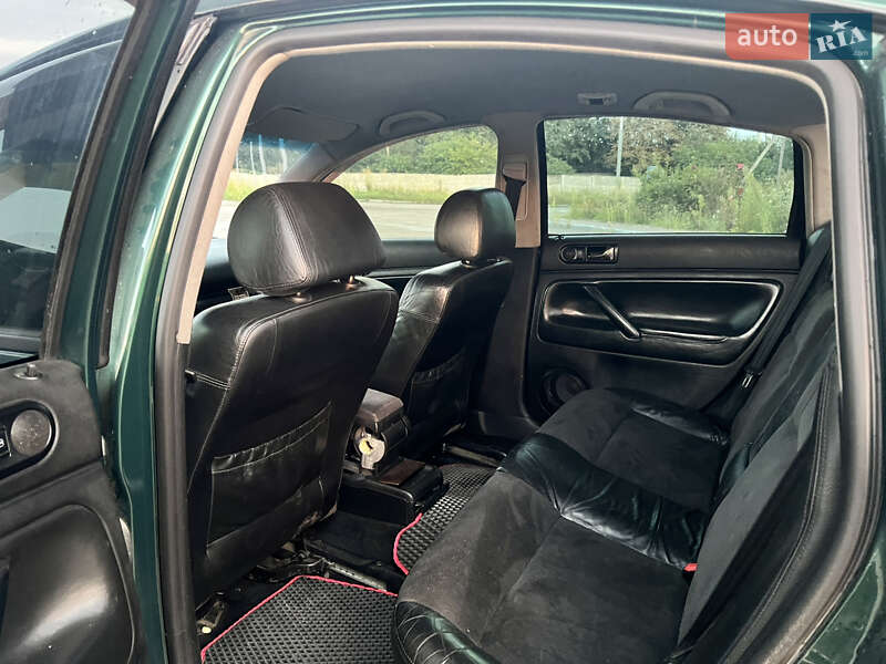 Седан Volkswagen Passat 1999 в Попільні