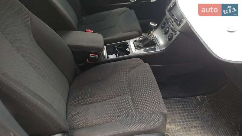 Універсал Volkswagen Passat 2006 в Мукачевому