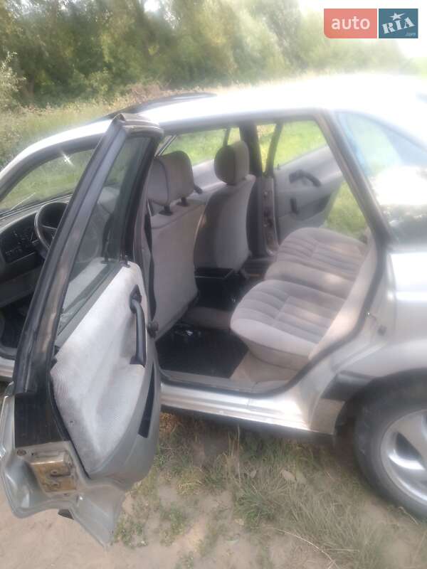 Седан Volkswagen Passat 1990 в Рівному